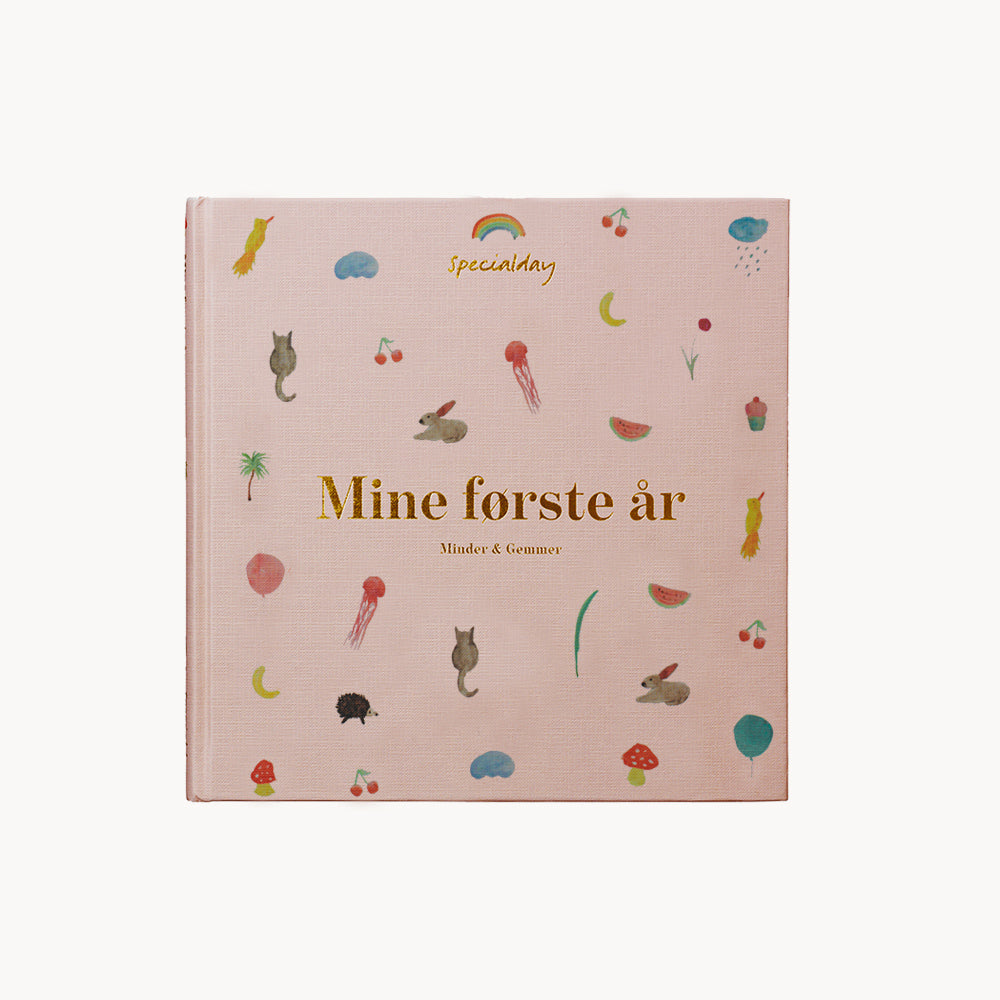 barnets bog - mine første år - rosa bog