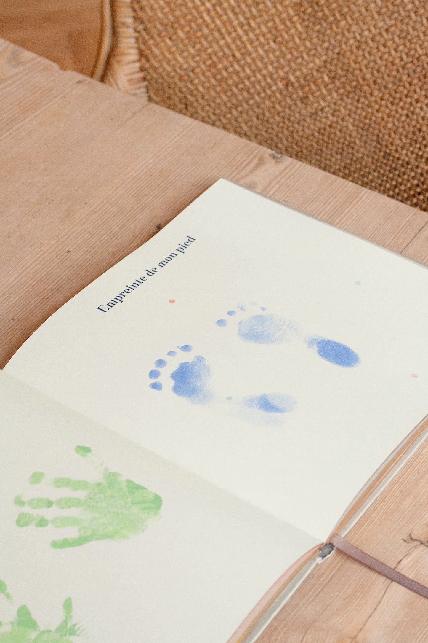 hand & footprint - clean-touch - blue